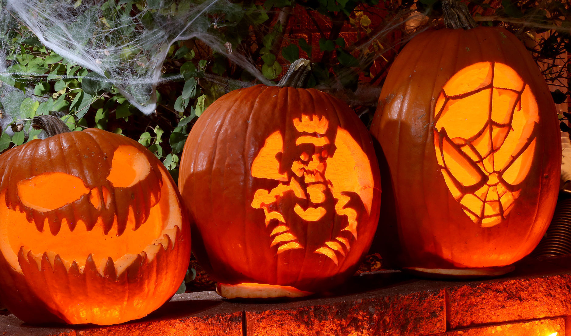 101717-Halloween-Display-004